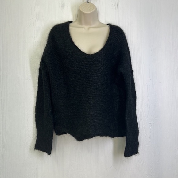 Free People - Boho Knitted Black V Neck Long Sleeve Sweater Size Large - Picture 2 of 10
